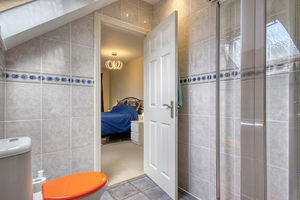 Bedroom One En-Suite- click for photo gallery